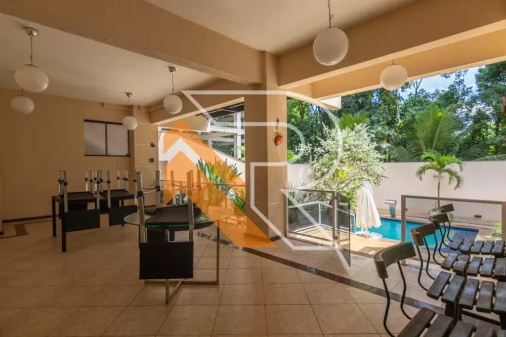 Casa de Condomínio à venda com 5 quartos, 450m² - Foto 2