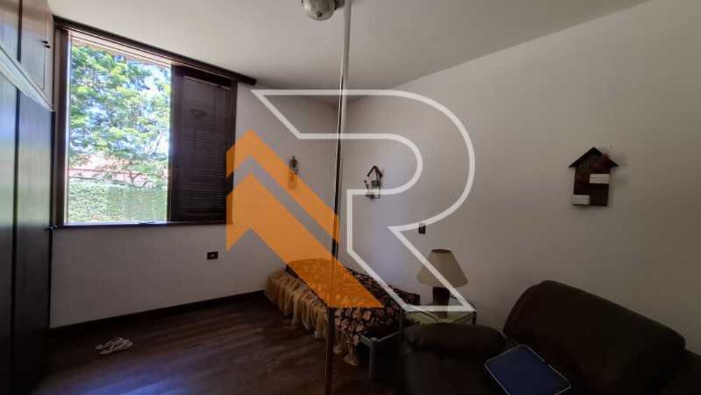 Casa para alugar com 4 quartos, 334m² - Foto 4