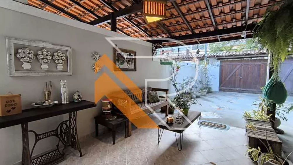 Casa à venda com 4 quartos, 120m² - Foto 3