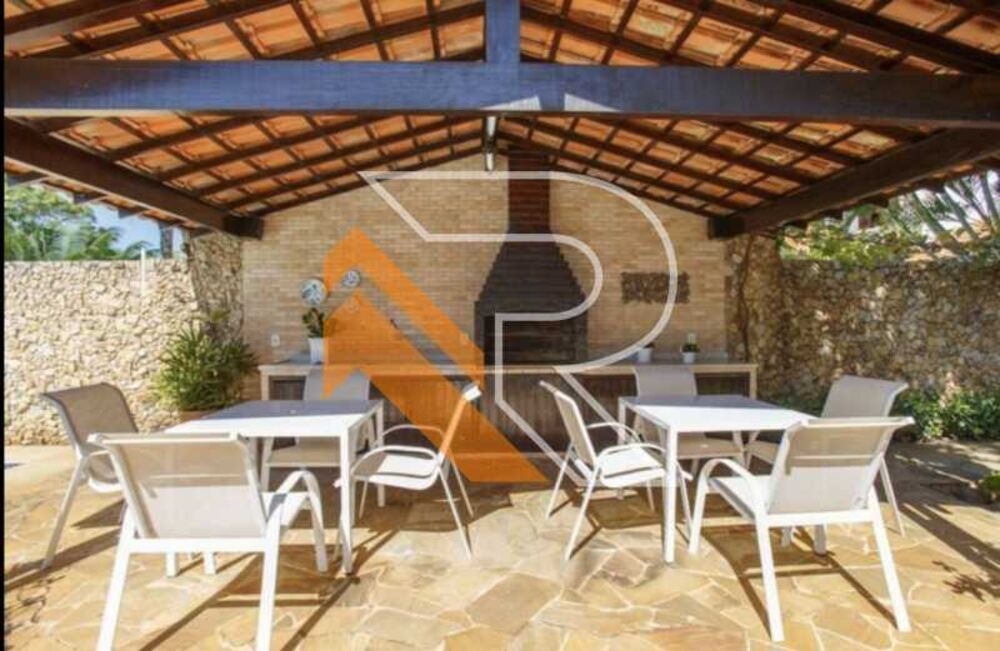 Casa, 4 quartos, 244 m² - Foto 1