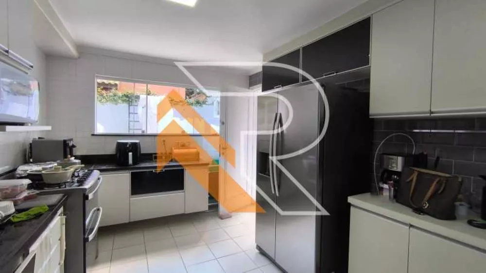 Casa, 4 quartos, 241 m² - Foto 1