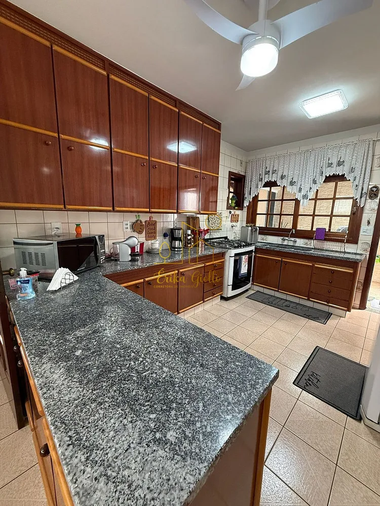 Casa, 3 quartos, 281 m² - Foto 1