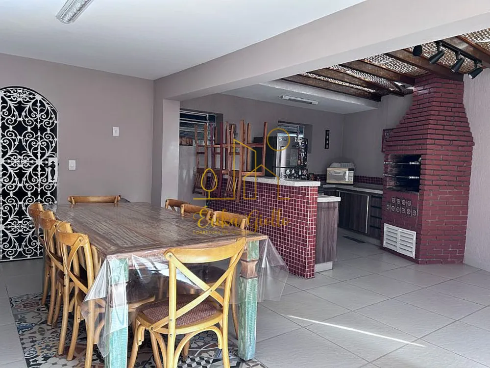 Casa, 3 quartos, 215 m² - Foto 4
