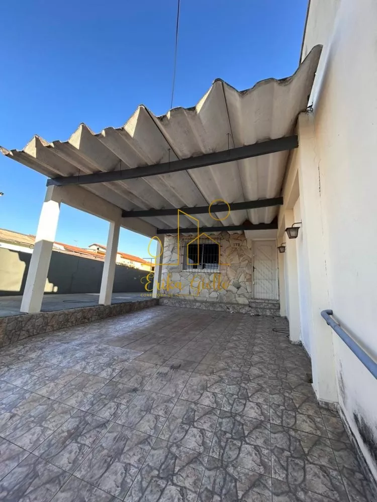 Casa à venda com 2 quartos, 67m² - Foto 1