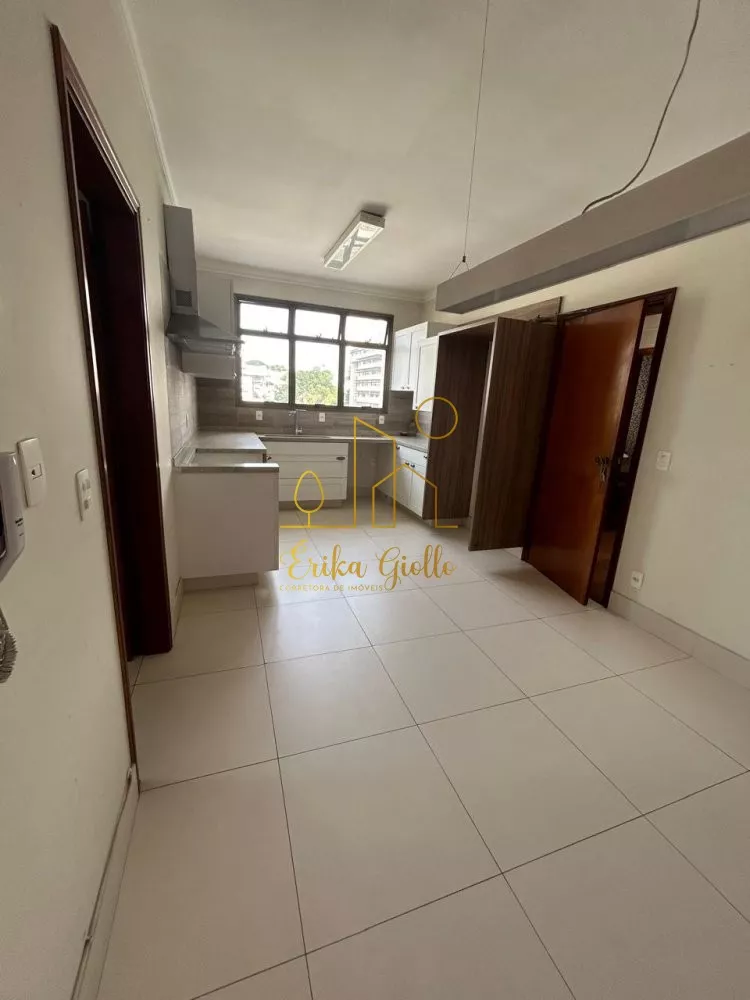 Apartamento à venda com 3 quartos, 235m² - Foto 5