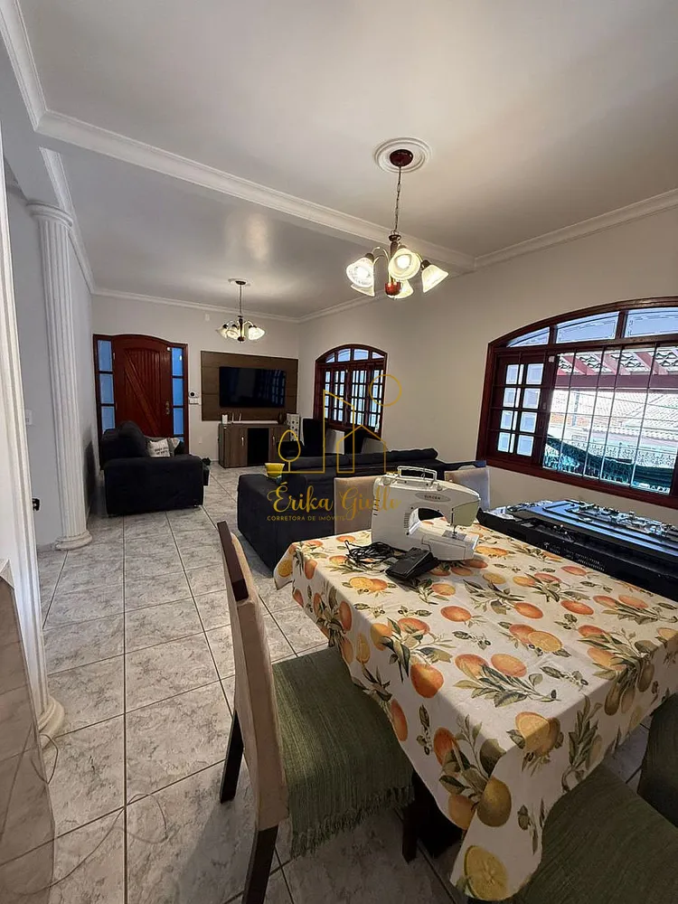 Casa, 3 quartos, 255 m² - Foto 1