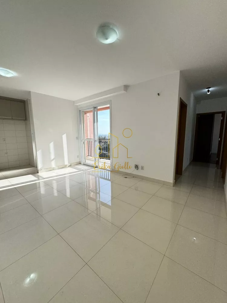 Apartamento para alugar com 3 quartos, 77m² - Foto 3