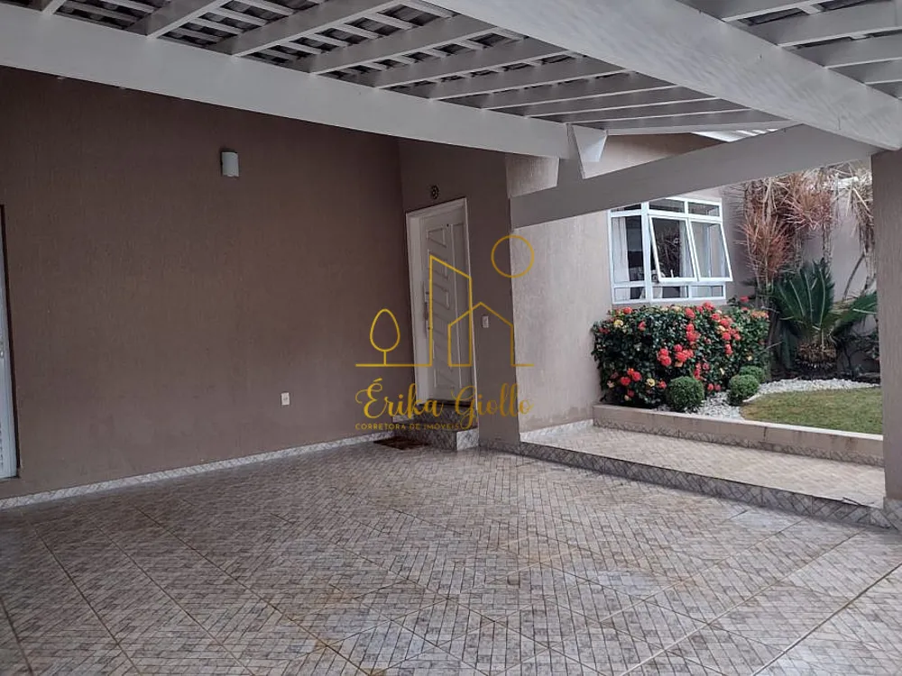 Casa, 3 quartos, 219 m² - Foto 1