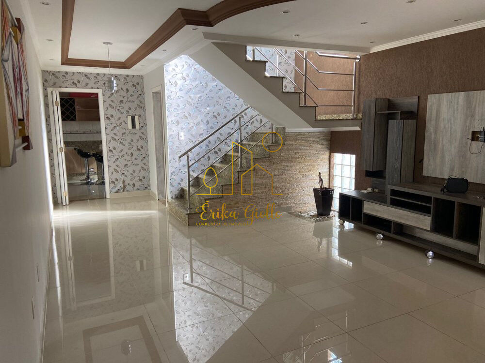 Casa à venda com 2 quartos, 182m² - Foto 1