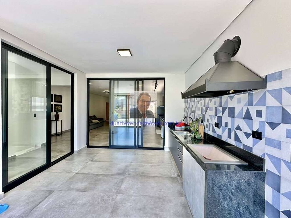 Casa à venda com 3 quartos, 321m² - Foto 5