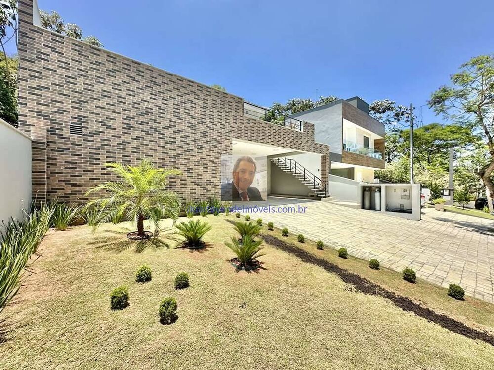 Casa à venda com 3 quartos, 321m² - Foto 1