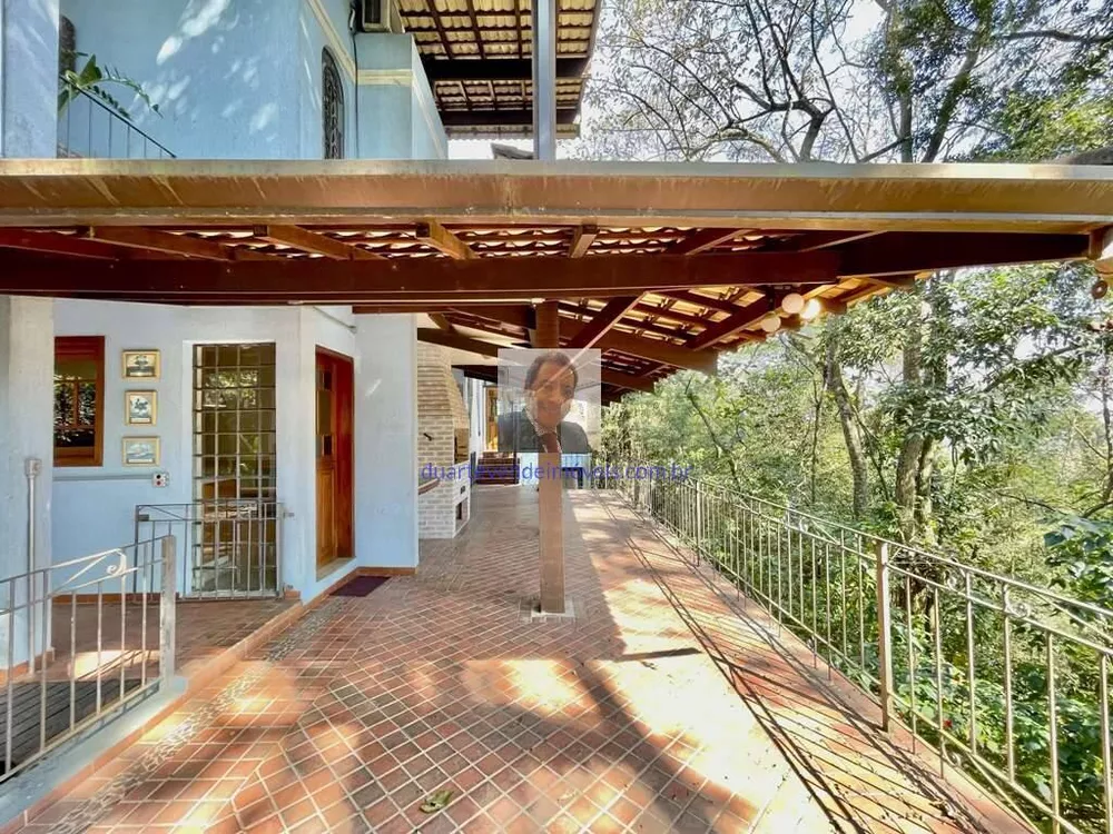 Casa à venda com 4 quartos, 435m² - Foto 1