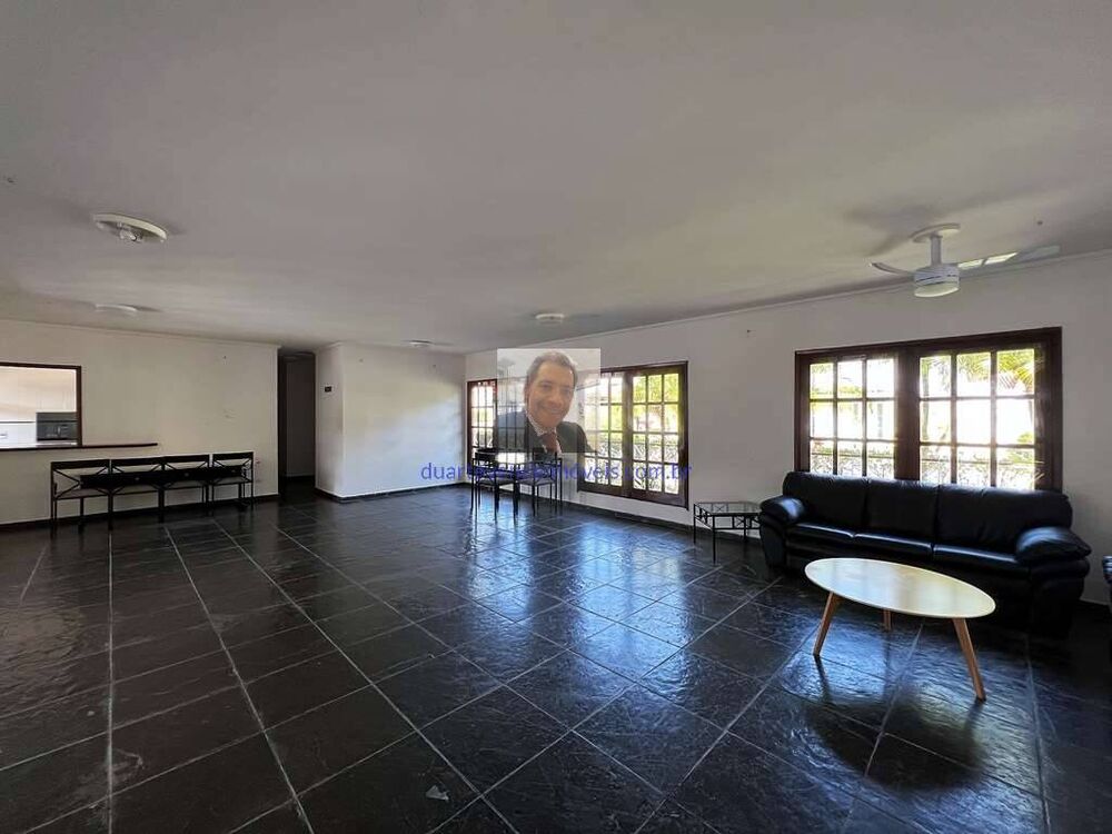 Casa à venda com 4 quartos, 360m² - Foto 3