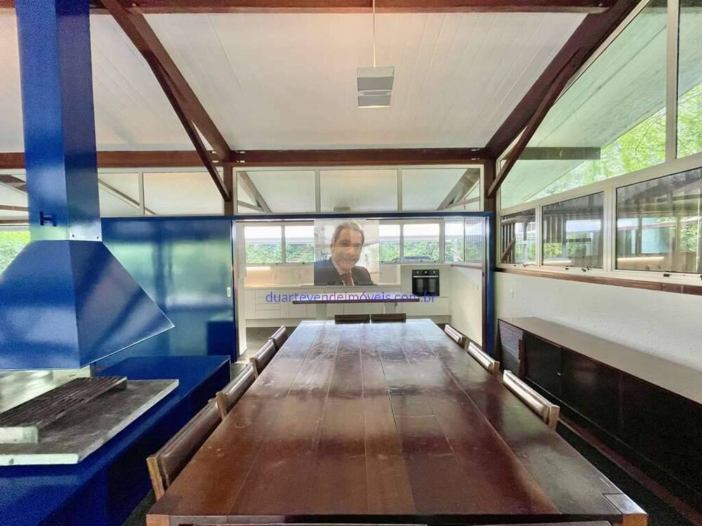 Casa à venda com 3 quartos, 380m² - Foto 1