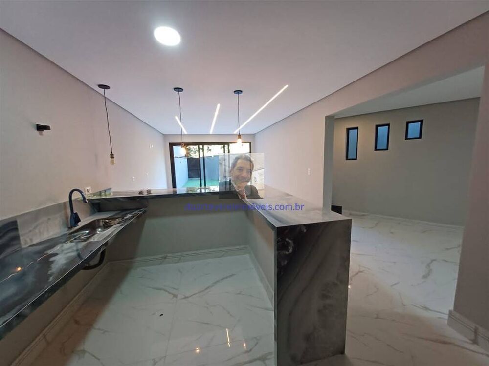 Casa à venda com 3 quartos, 129m² - Foto 4
