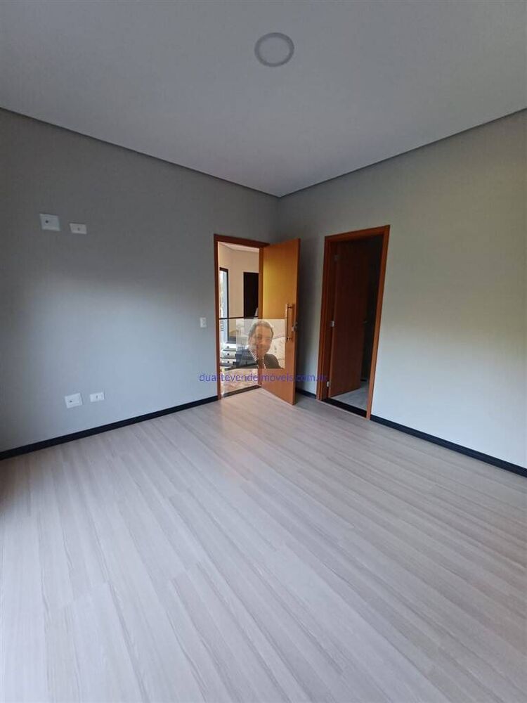 Casa à venda com 3 quartos, 129m² - Foto 2