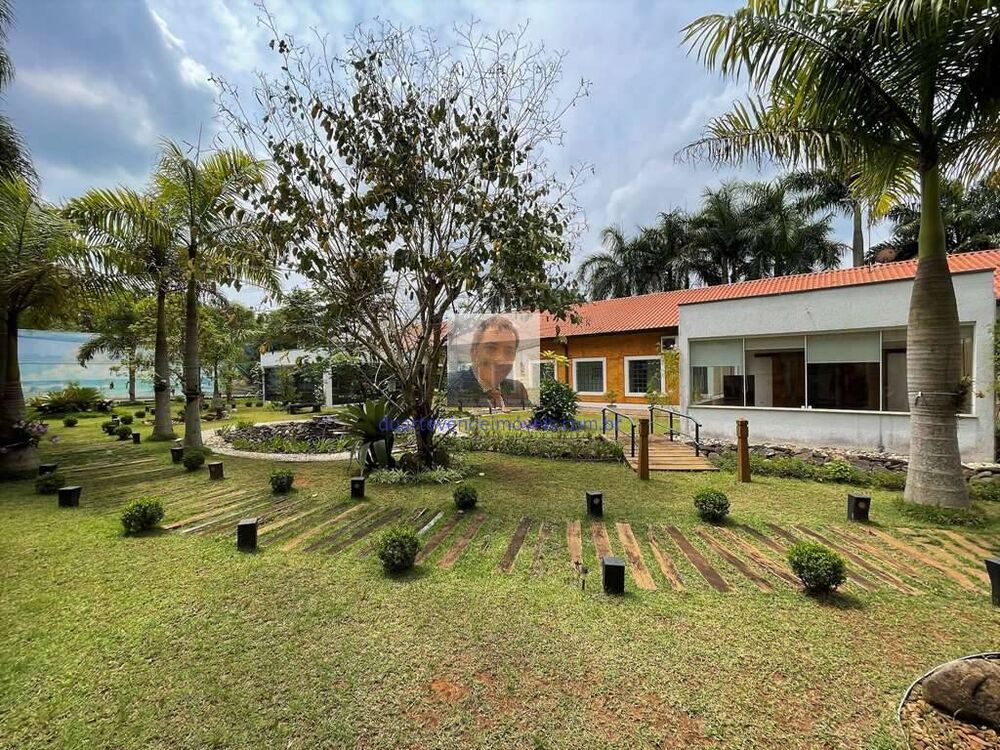 Casa à venda com 4 quartos, 800m² - Foto 3