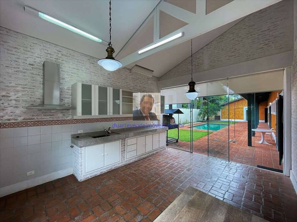 Casa à venda com 4 quartos, 800m² - Foto 4