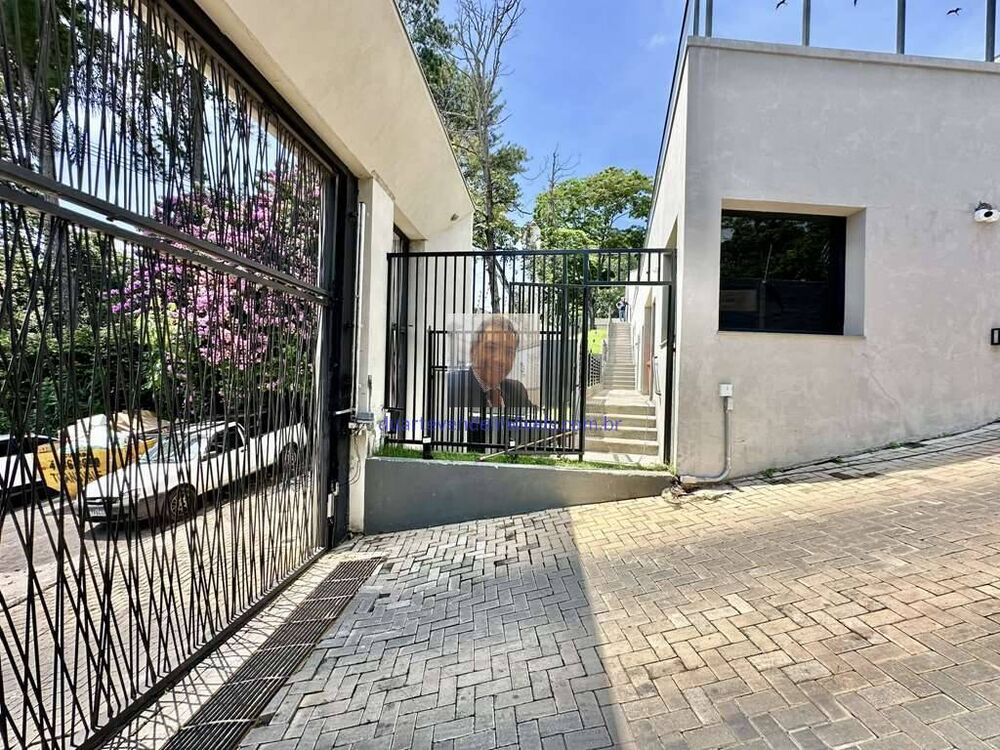 Casa à venda com 2 quartos, 169m² - Foto 1