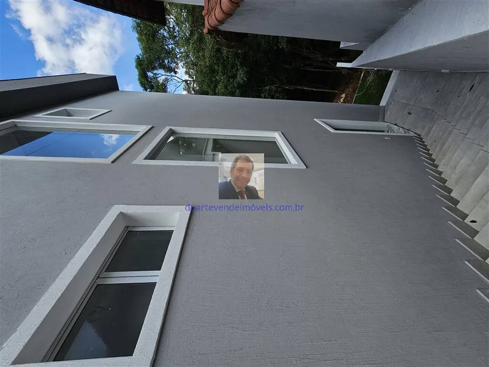 Casa, 3 quartos, 236 m² - Foto 1