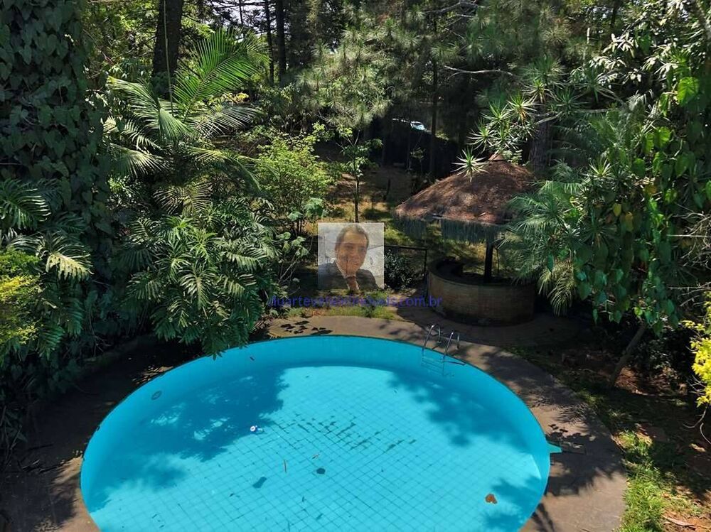 Casa à venda e aluguel com 3 quartos, 698m² - Foto 1