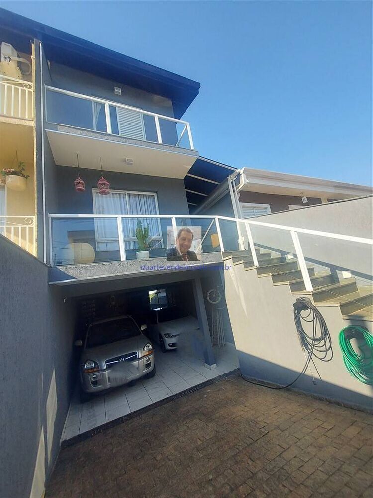 Casa, 3 quartos, 244 m² - Foto 1