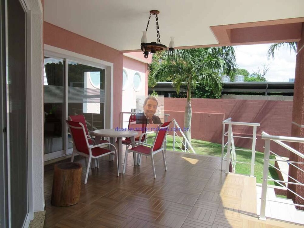 Casa à venda com 4 quartos, 620m² - Foto 2
