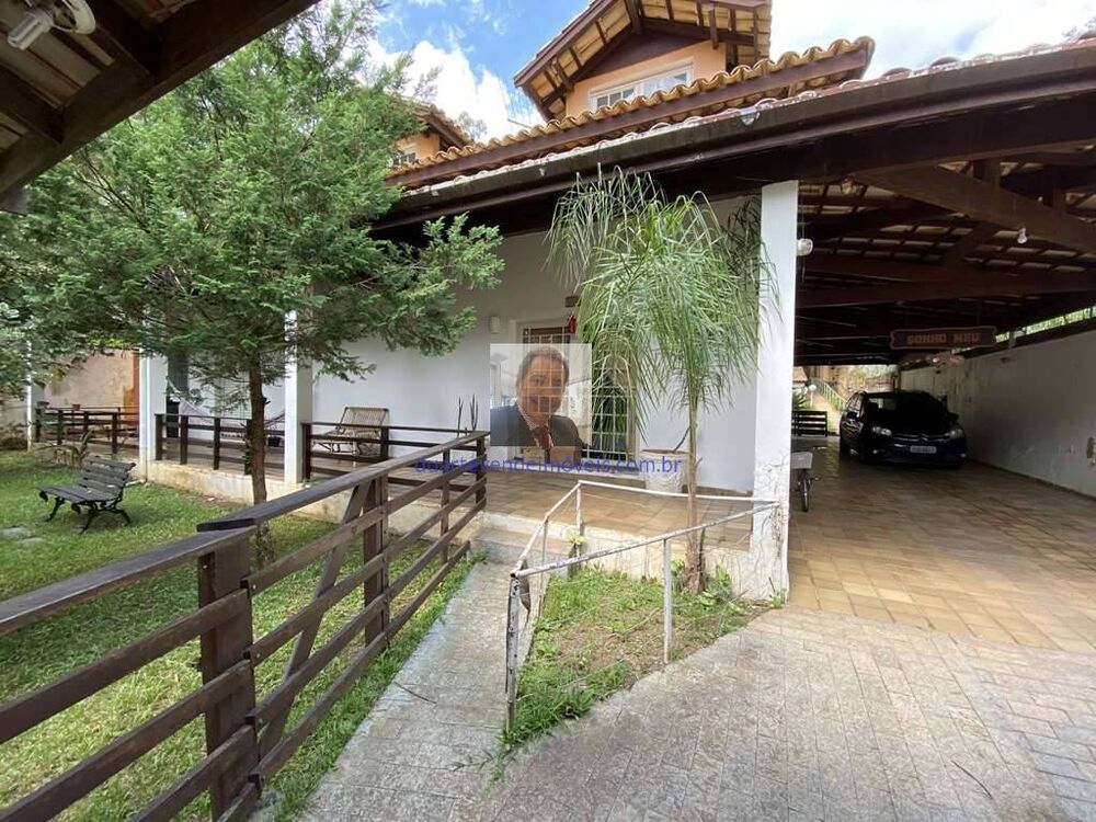 Casa à venda e aluguel com 4 quartos, 780m² - Foto 1
