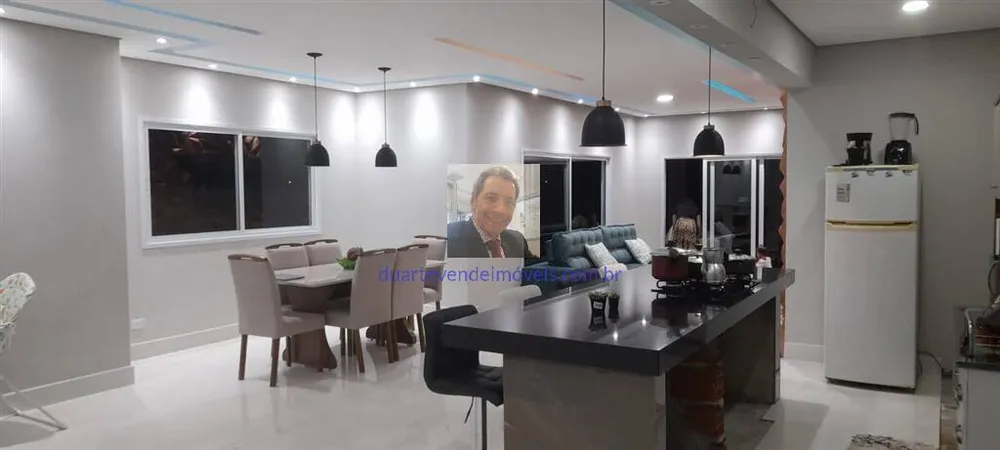 Casa, 3 quartos, 240 m² - Foto 2