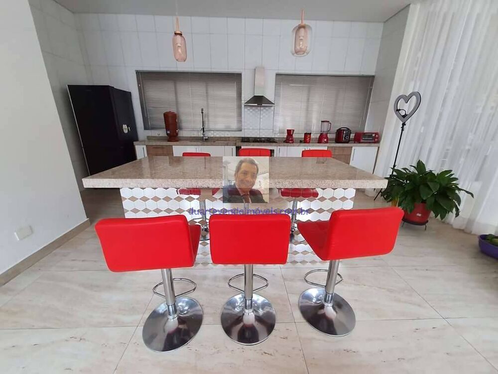 Casa de Condomínio à venda com 4 quartos, 398m² - Foto 2