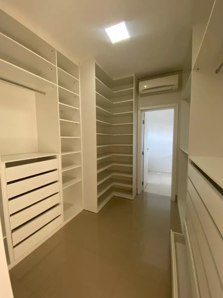 Casa de Condomínio para alugar com 3 quartos, 328m² - Foto 6