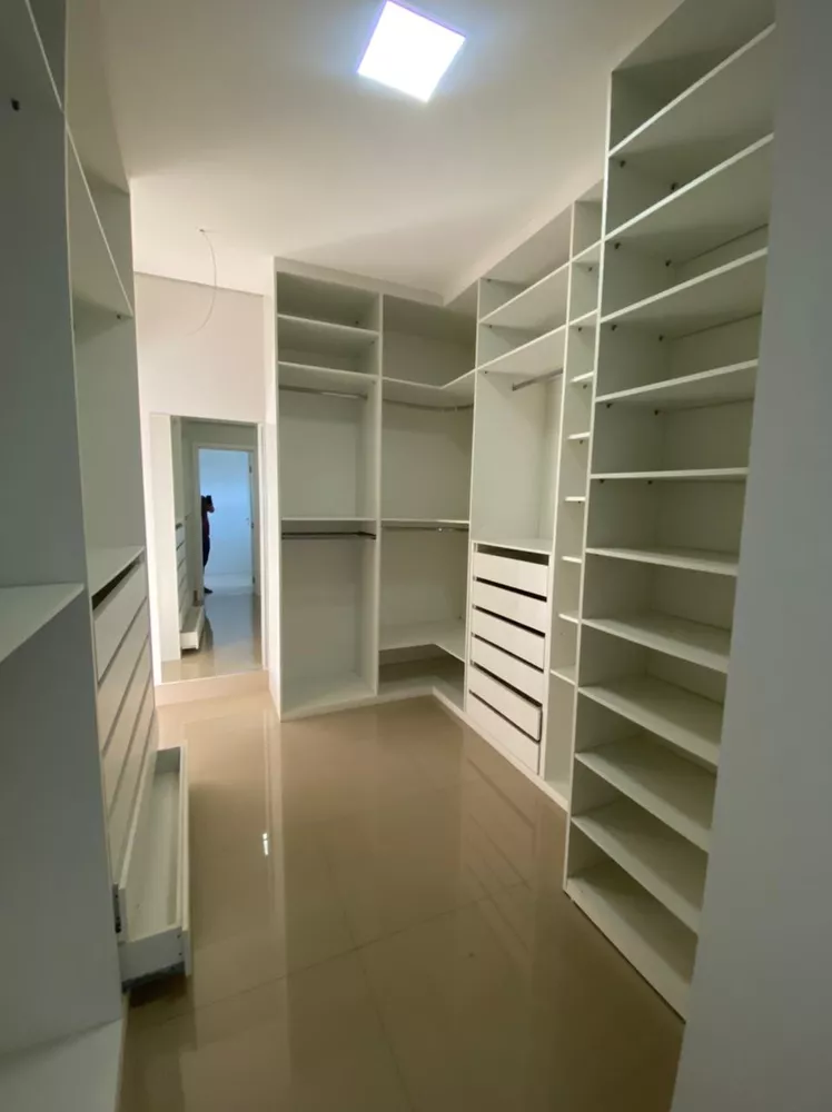 Casa de Condomínio para alugar com 3 quartos, 328m² - Foto 7