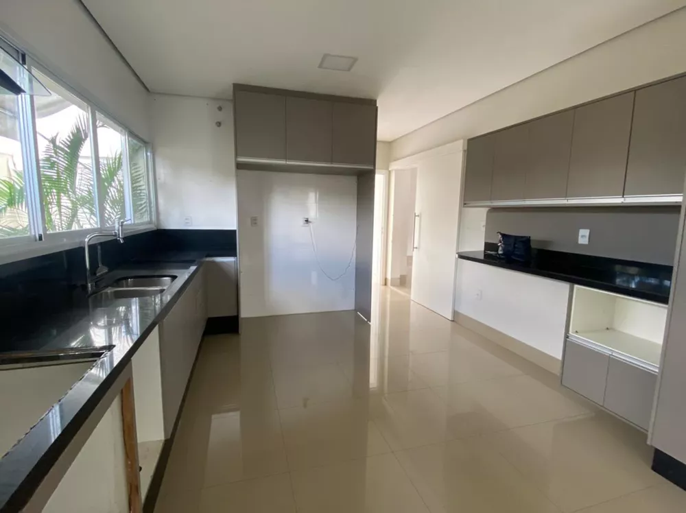 Casa de Condomínio para alugar com 3 quartos, 328m² - Foto 16