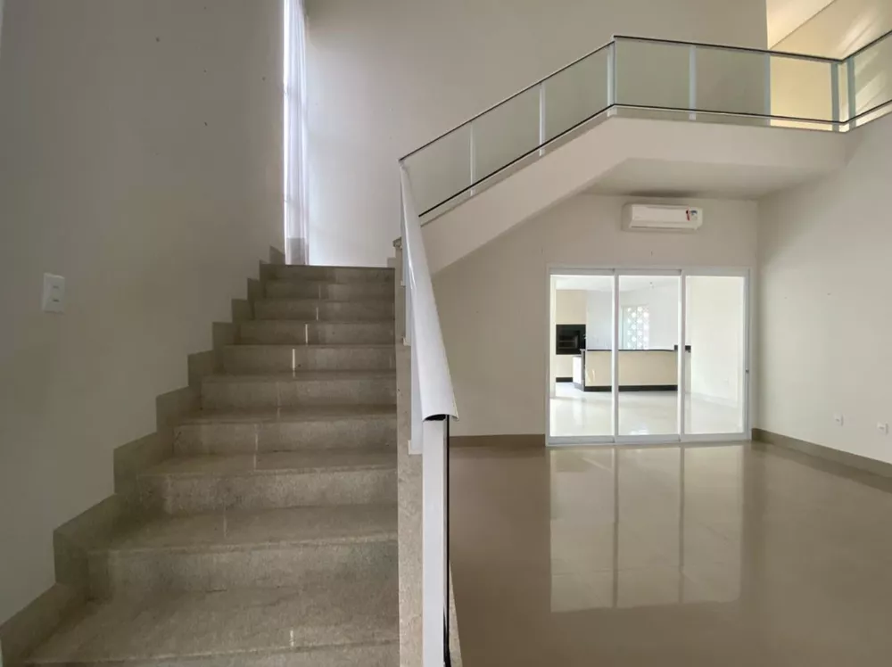 Casa de Condomínio para alugar com 3 quartos, 328m² - Foto 20