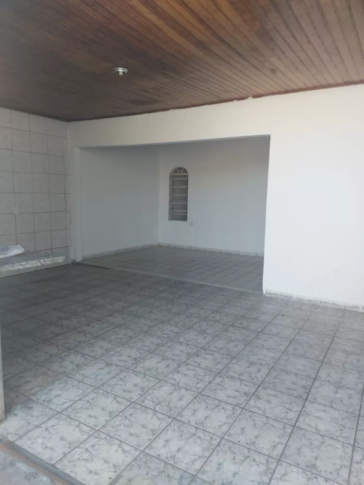 Casa à venda com 3 quartos, 98m² - Foto 1