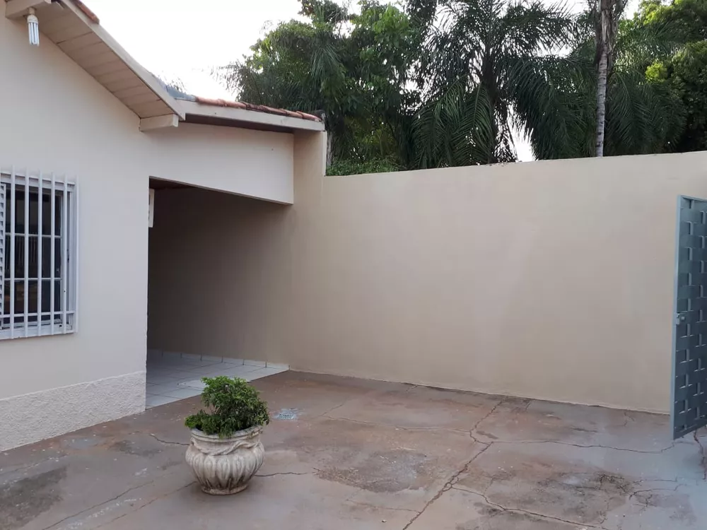 Casa à venda com 3 quartos, 230m² - Foto 2