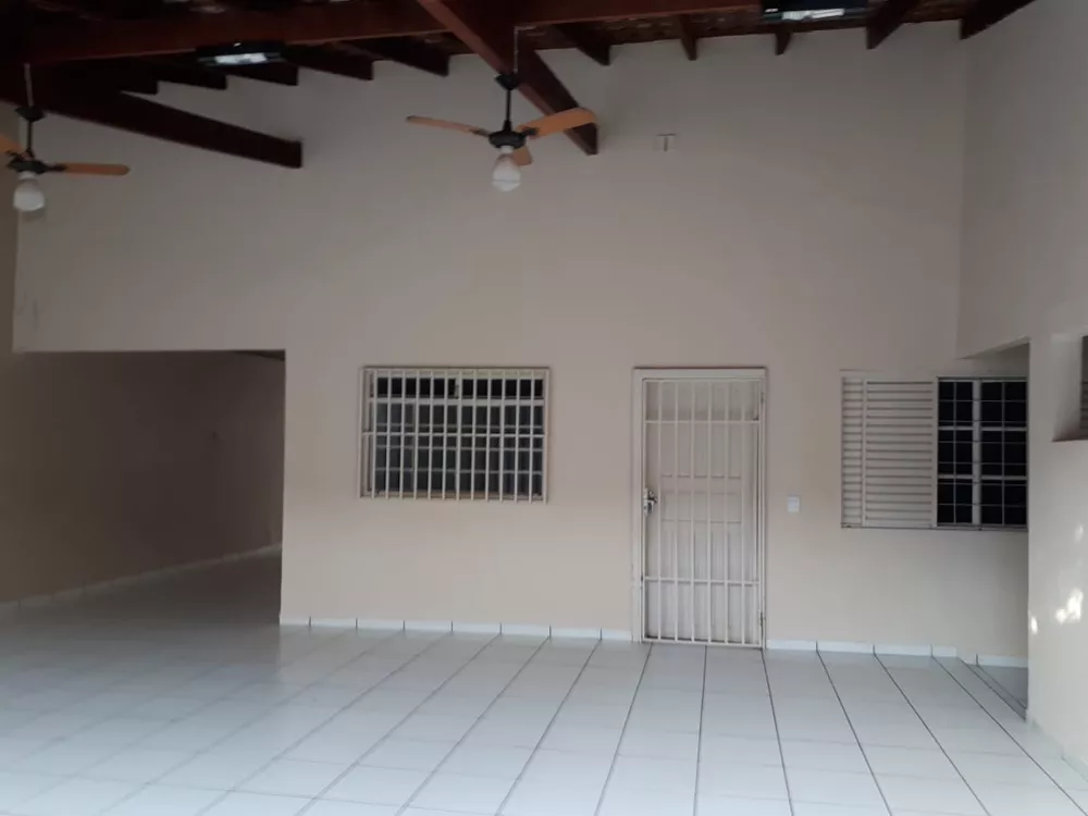 Casa à venda com 3 quartos, 230m² - Foto 4