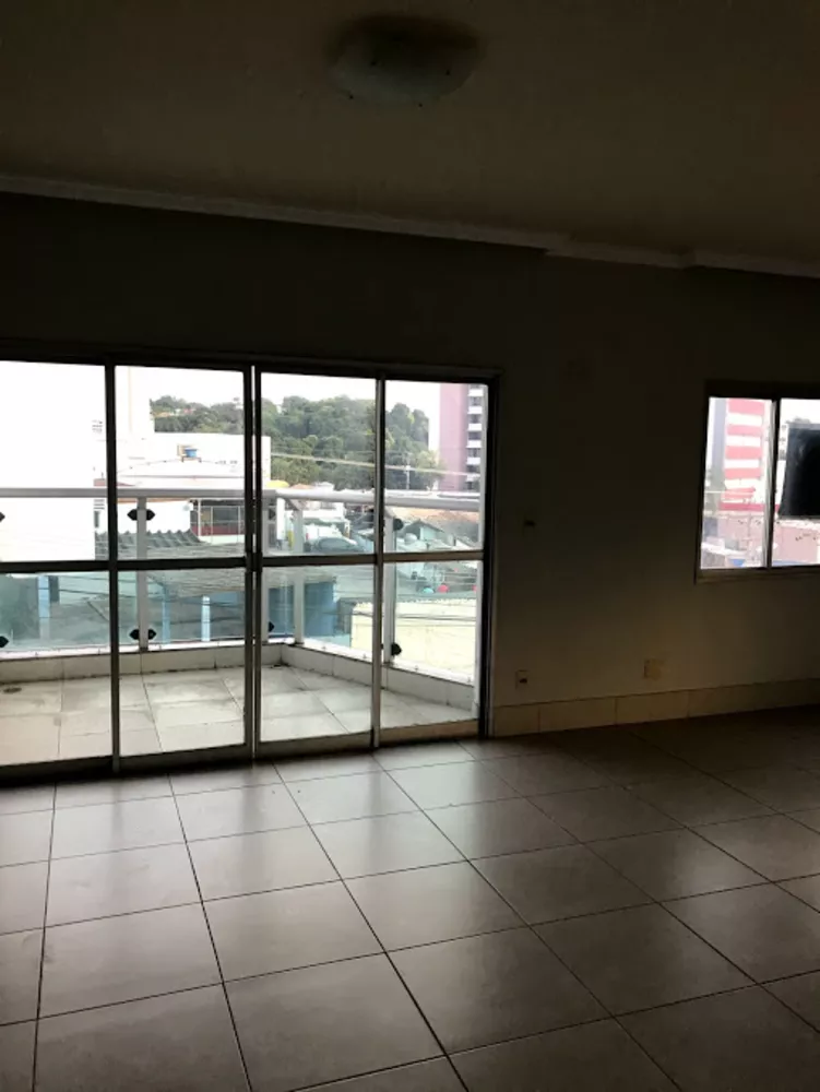 Apartamento à venda com 5 quartos, 217m² - Foto 4