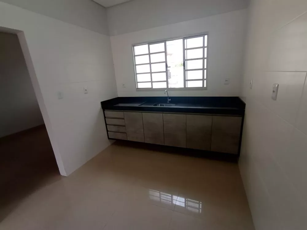 Casa à venda com 3 quartos, 110m² - Foto 3