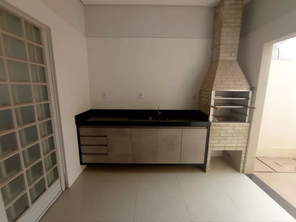 Casa à venda com 3 quartos, 110m² - Foto 4