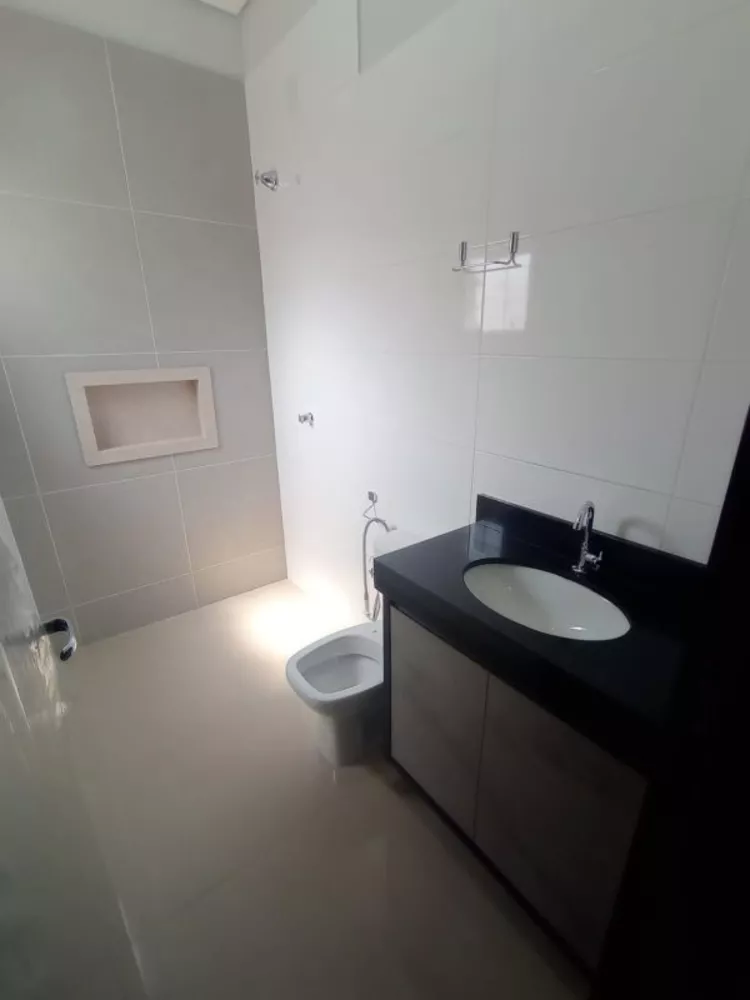 Casa à venda com 3 quartos, 110m² - Foto 2