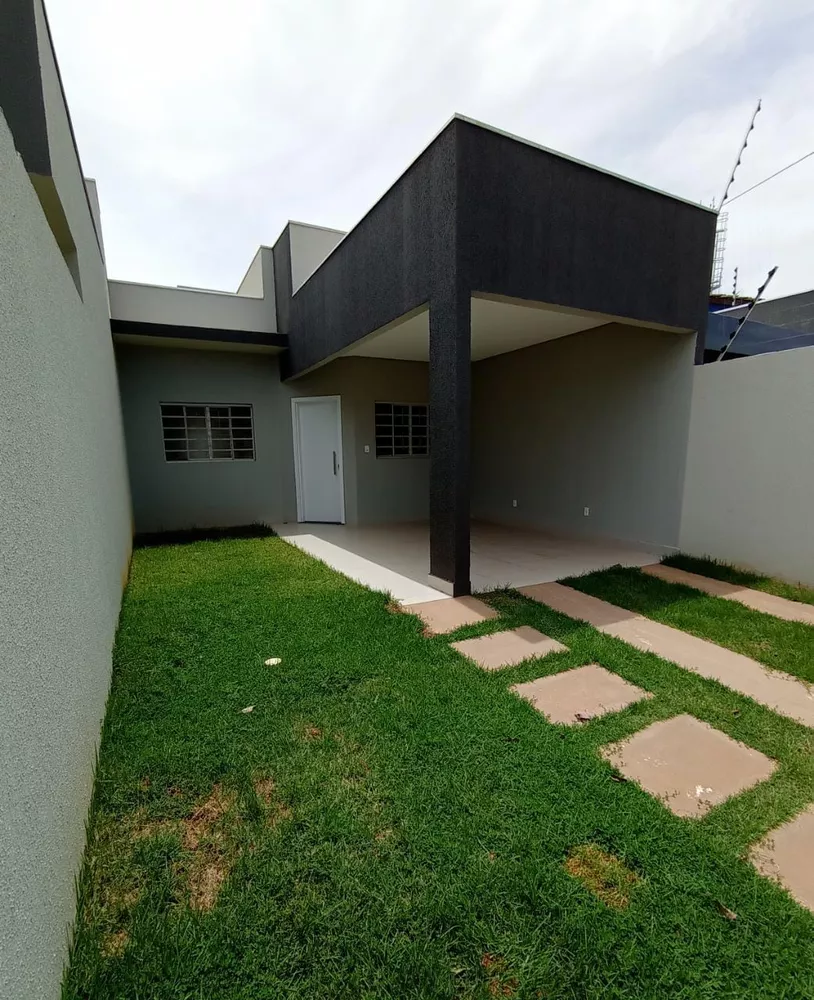 Casa à venda com 3 quartos, 110m² - Foto 1