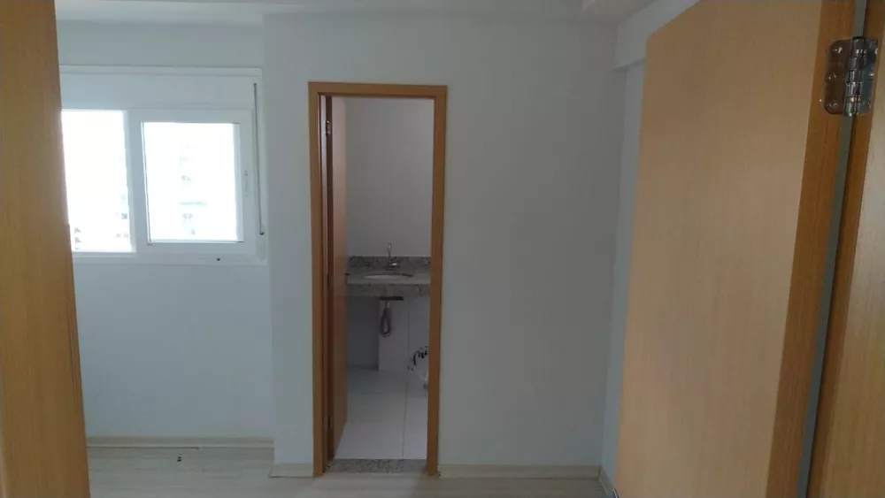 Apartamento à venda com 3 quartos, 180m² - Foto 4