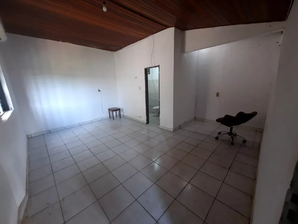 Casa à venda com 2 quartos, 150m² - Foto 1