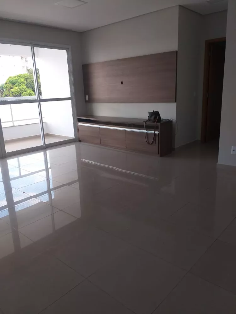 Apartamento à venda com 3 quartos, 118m² - Foto 2