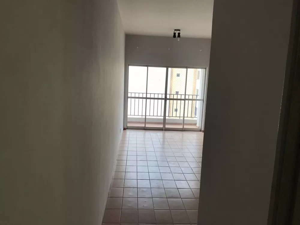 Apartamento à venda com 2 quartos, 72m² - Foto 2