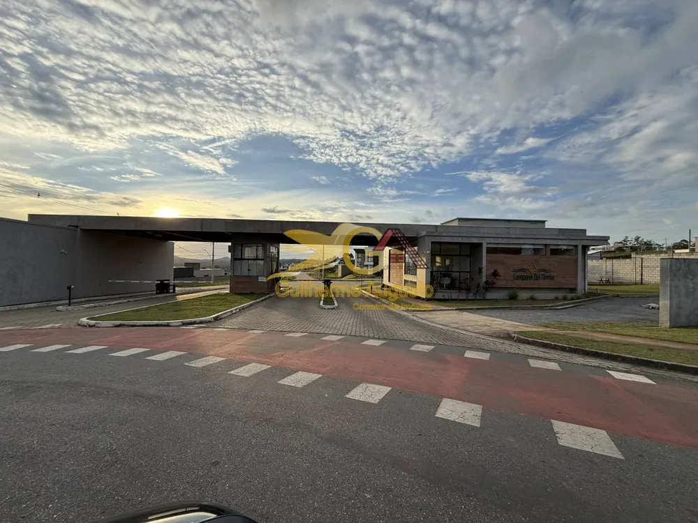 Casa, 3 quartos, 202 m² - Foto 1