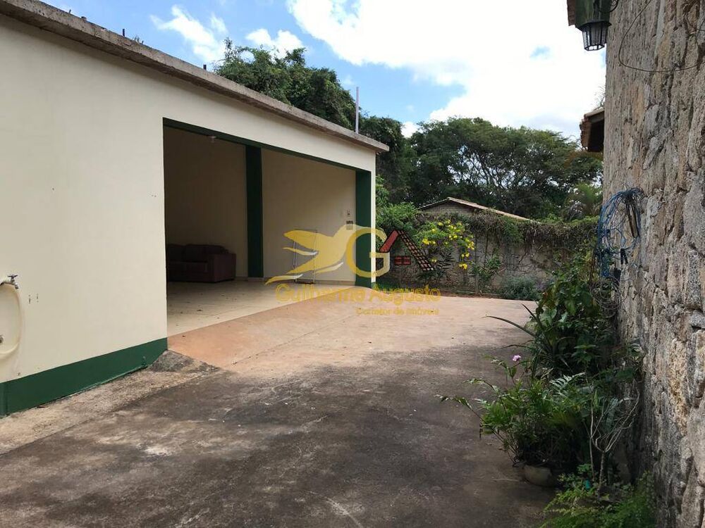Casa à venda com 4 quartos, 1050m² - Foto 1