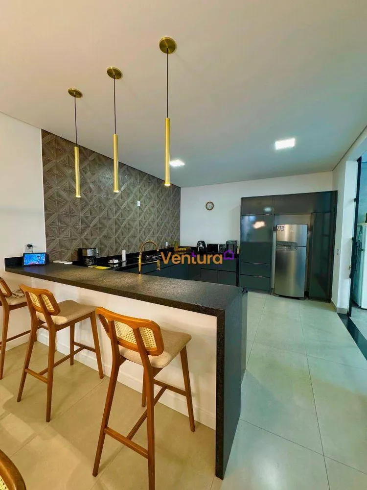 Casa, 3 quartos, 161 m² - Foto 1