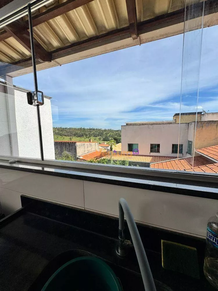 Casa, 4 quartos, 220 m² - Foto 1